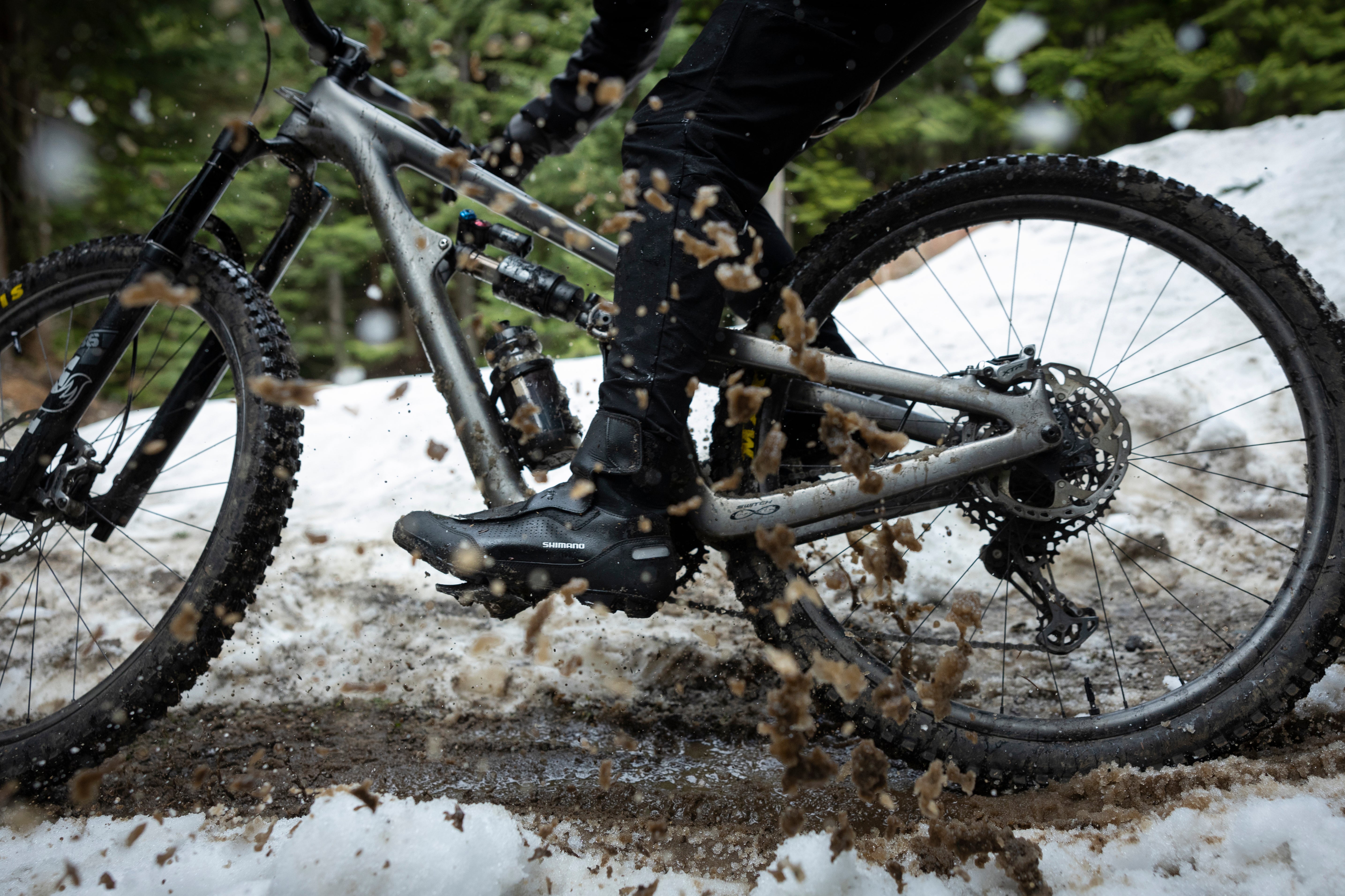 ウィンターシューズ – シマノ《公式》サイクリングオンラインストア