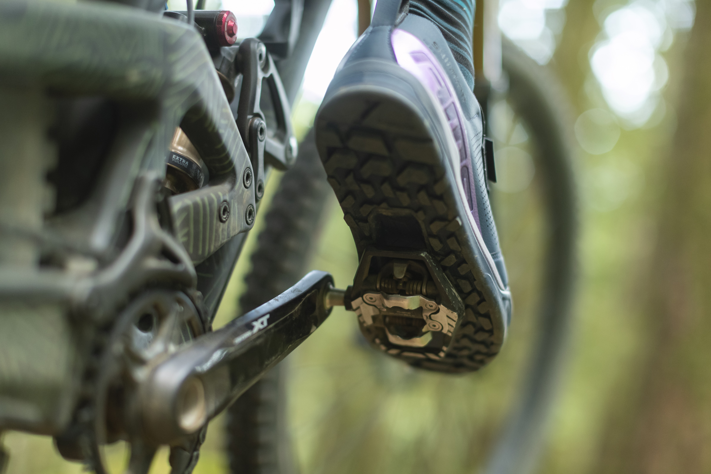 シマノ ビィンディングシューズ SH-R076L クリート、ペダル付き Amazon | シマノ SHIMANO シューズ SH-R076 グレイ 41