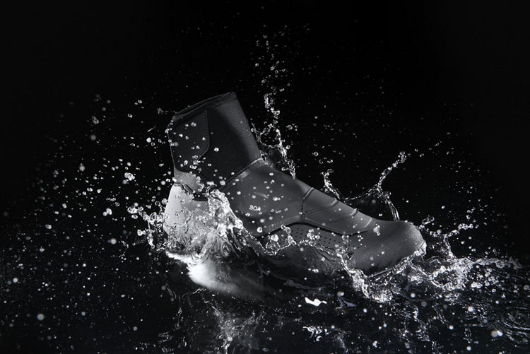 ゴアテックスサイクリングシューズで雨の日も快適に